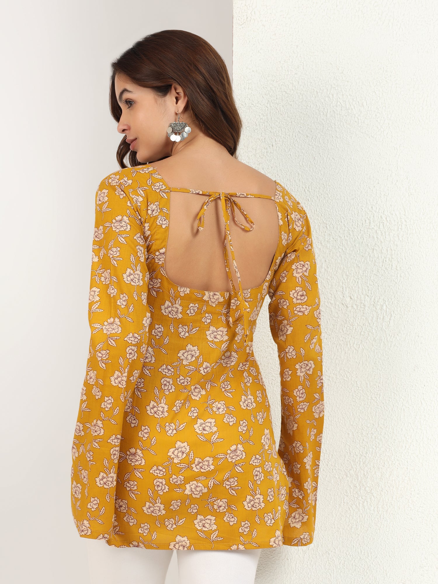 KAVERI DEEP BACK BELL SLEEVED KURTI