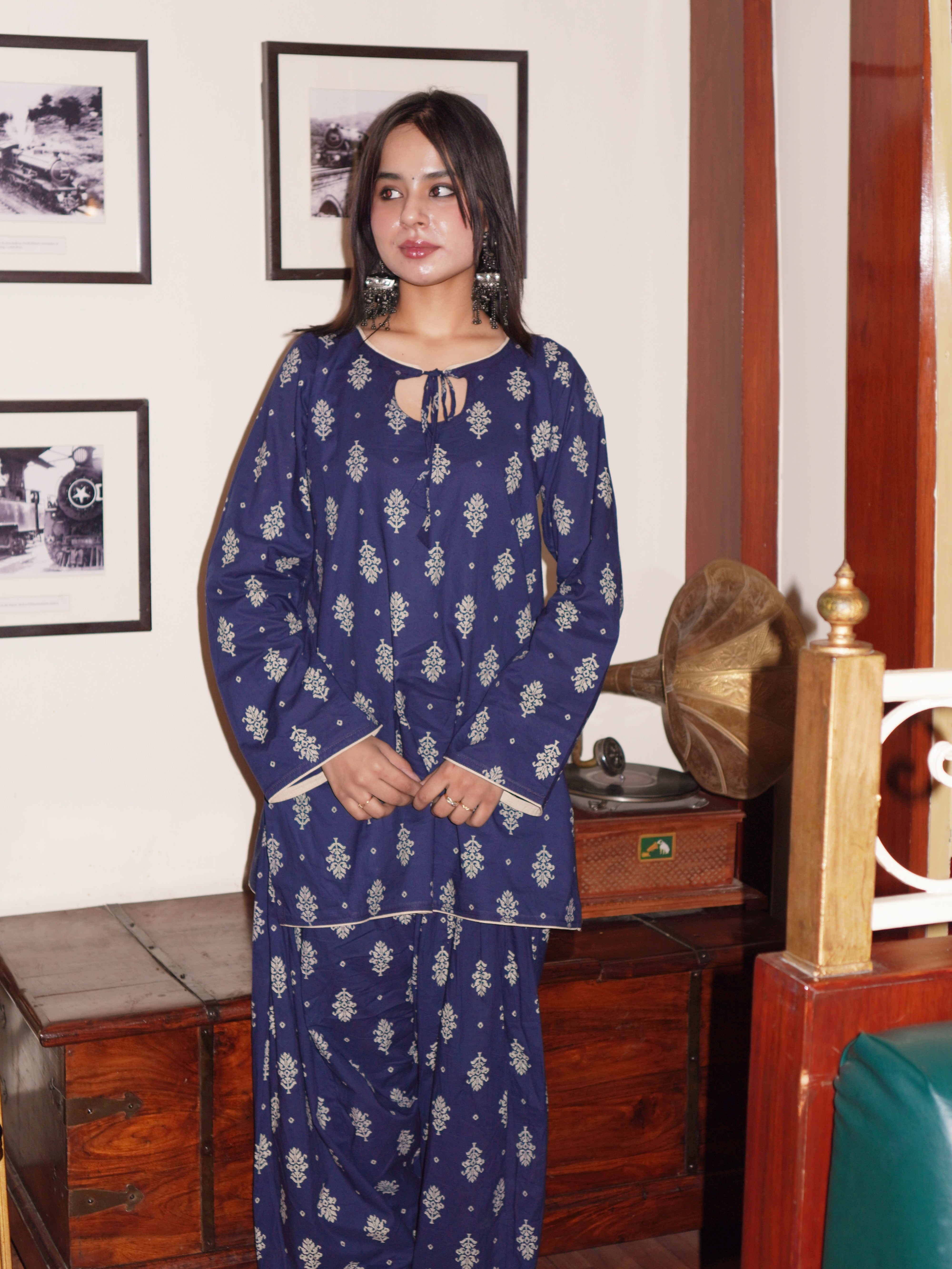 Ruhaani Farshi Set