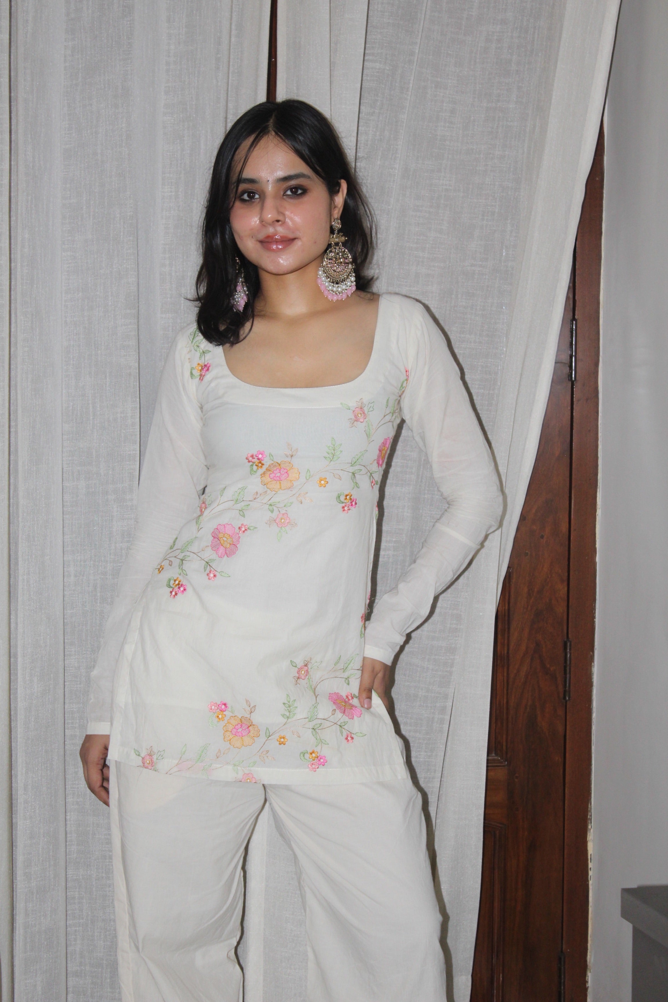 Esha Kurti