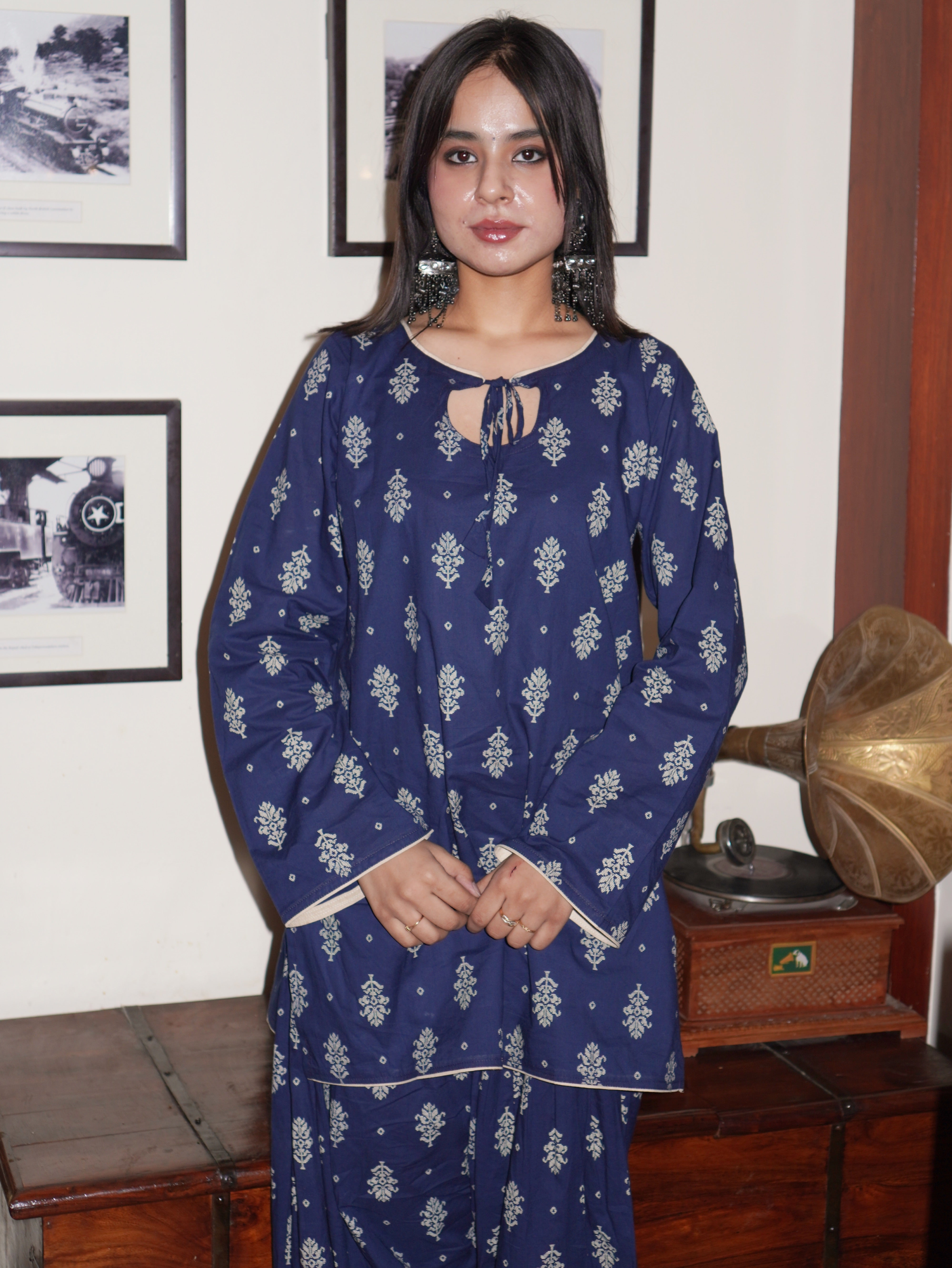 Ruhaani Farshi Set