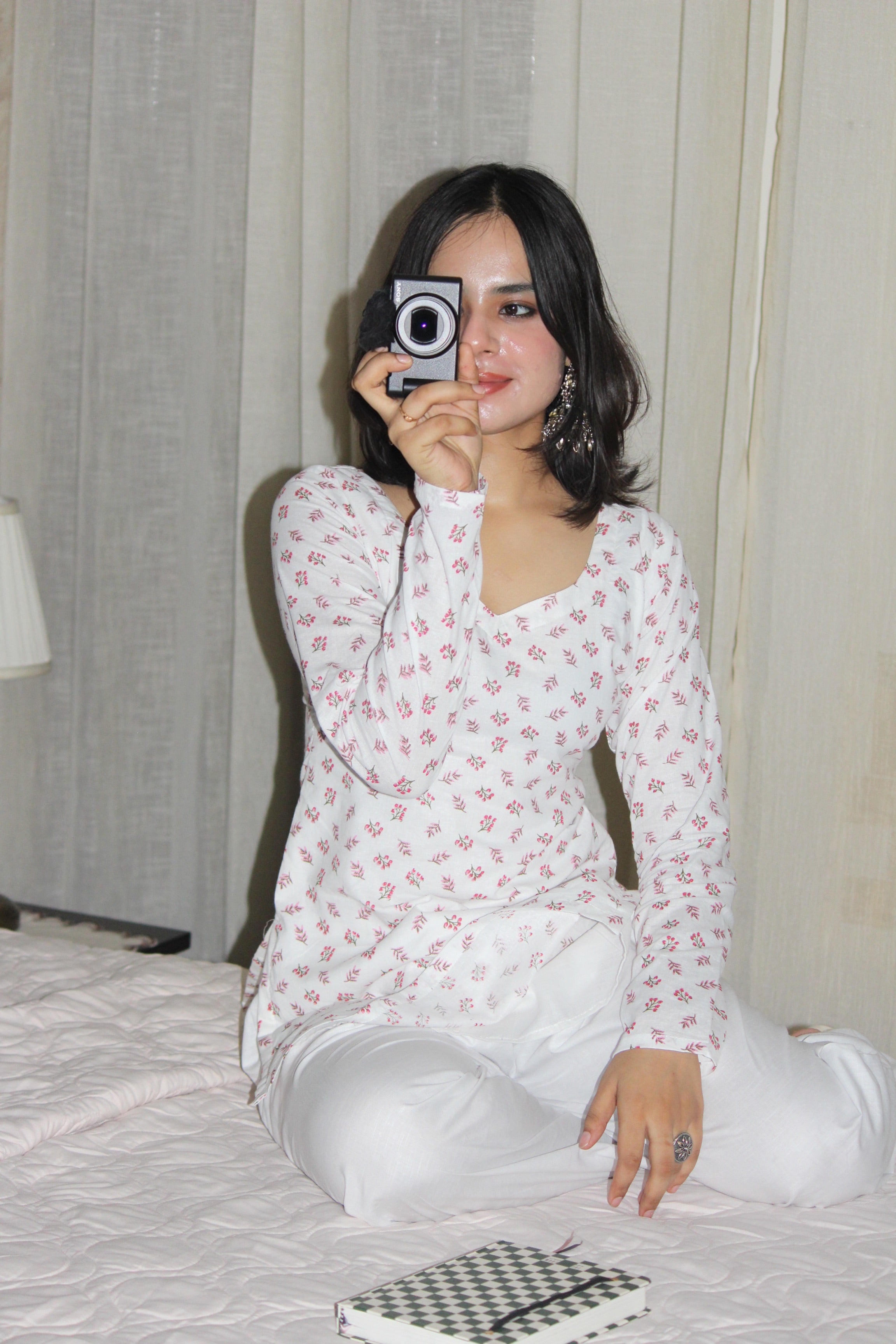 PEHAR DEEP BACK KURTI