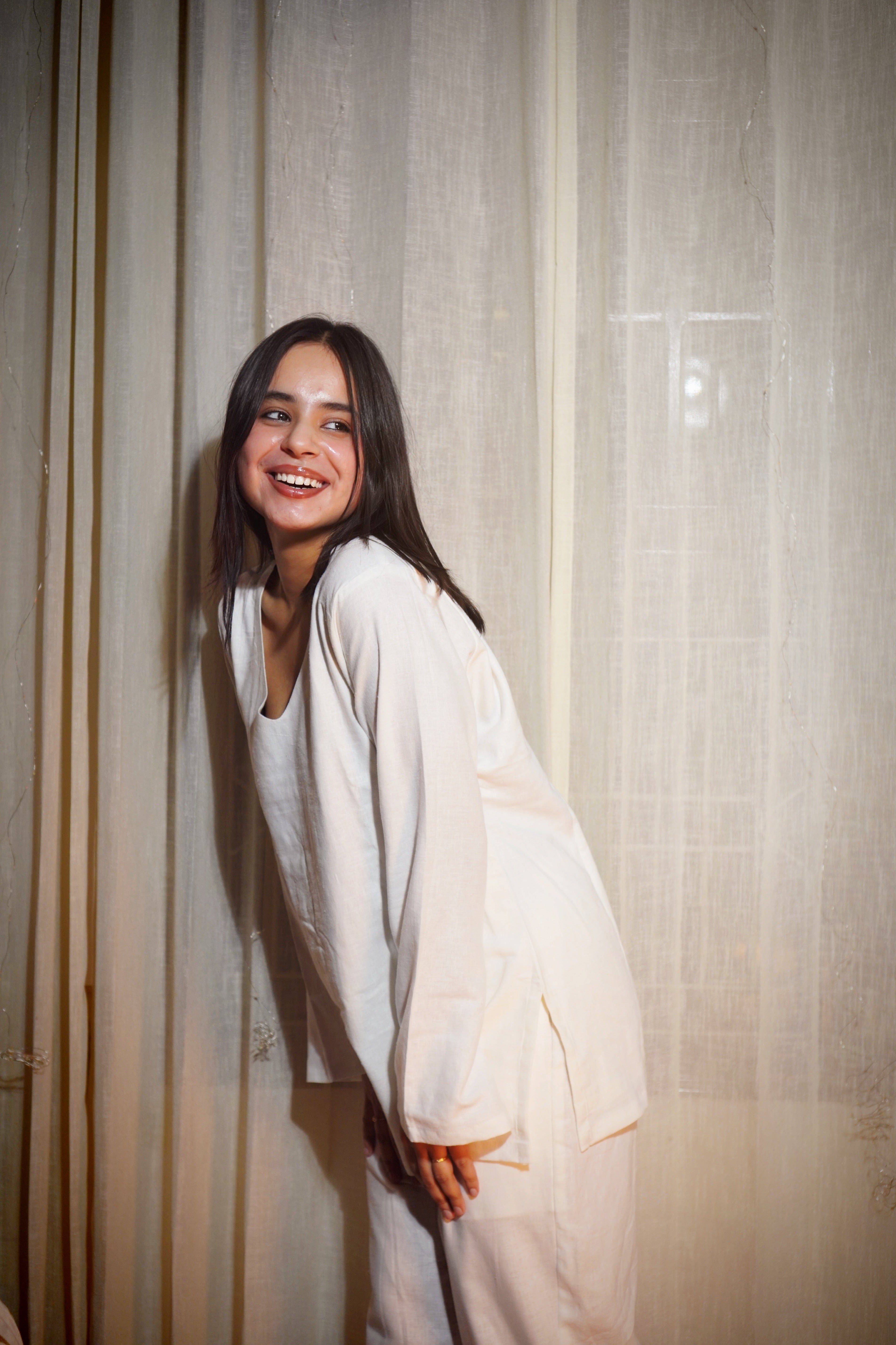 ABIRA OVERSIZE LINEN KURTA
