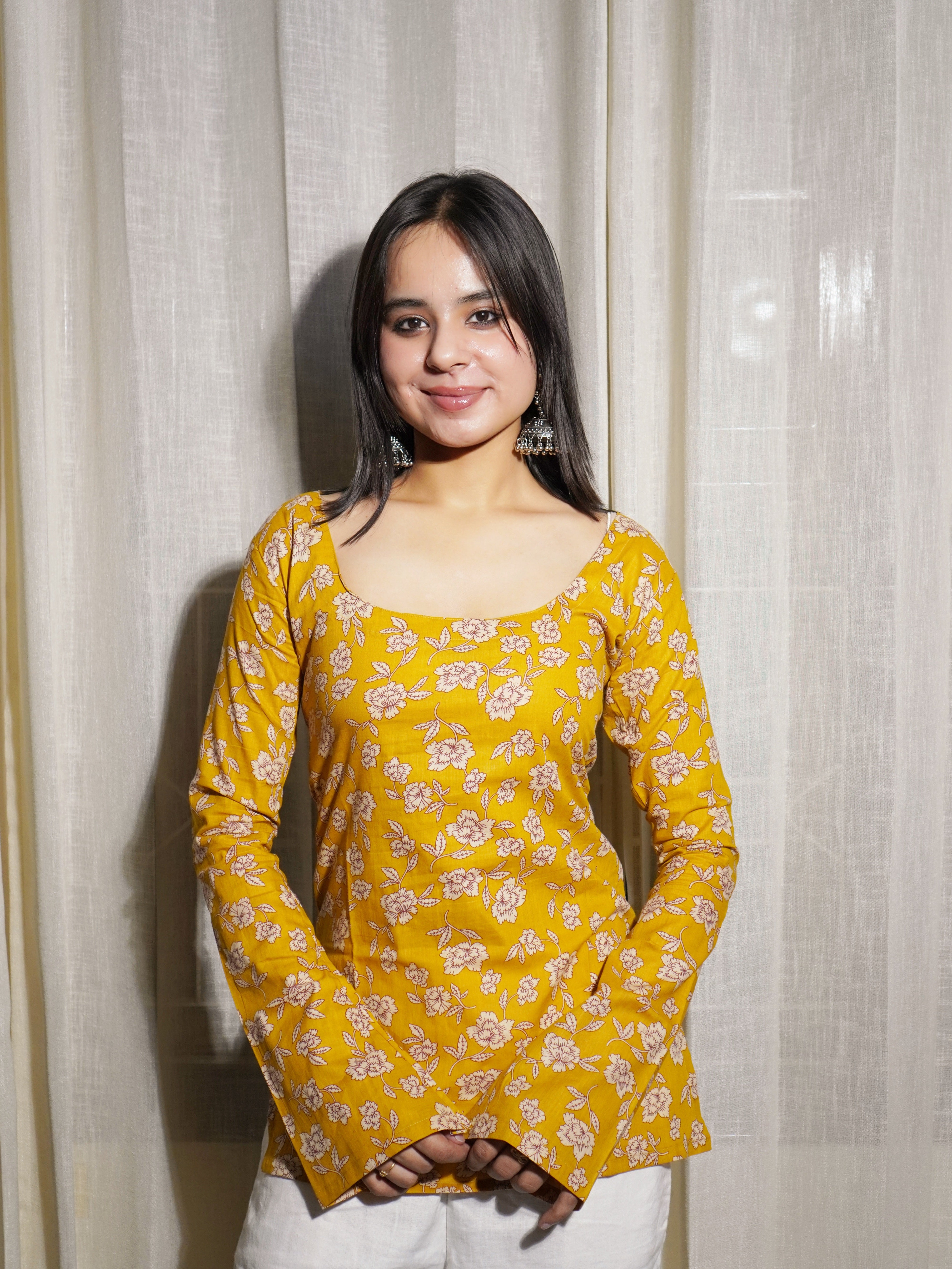 KAVERI DEEP BACK BELL SLEEVED KURTI