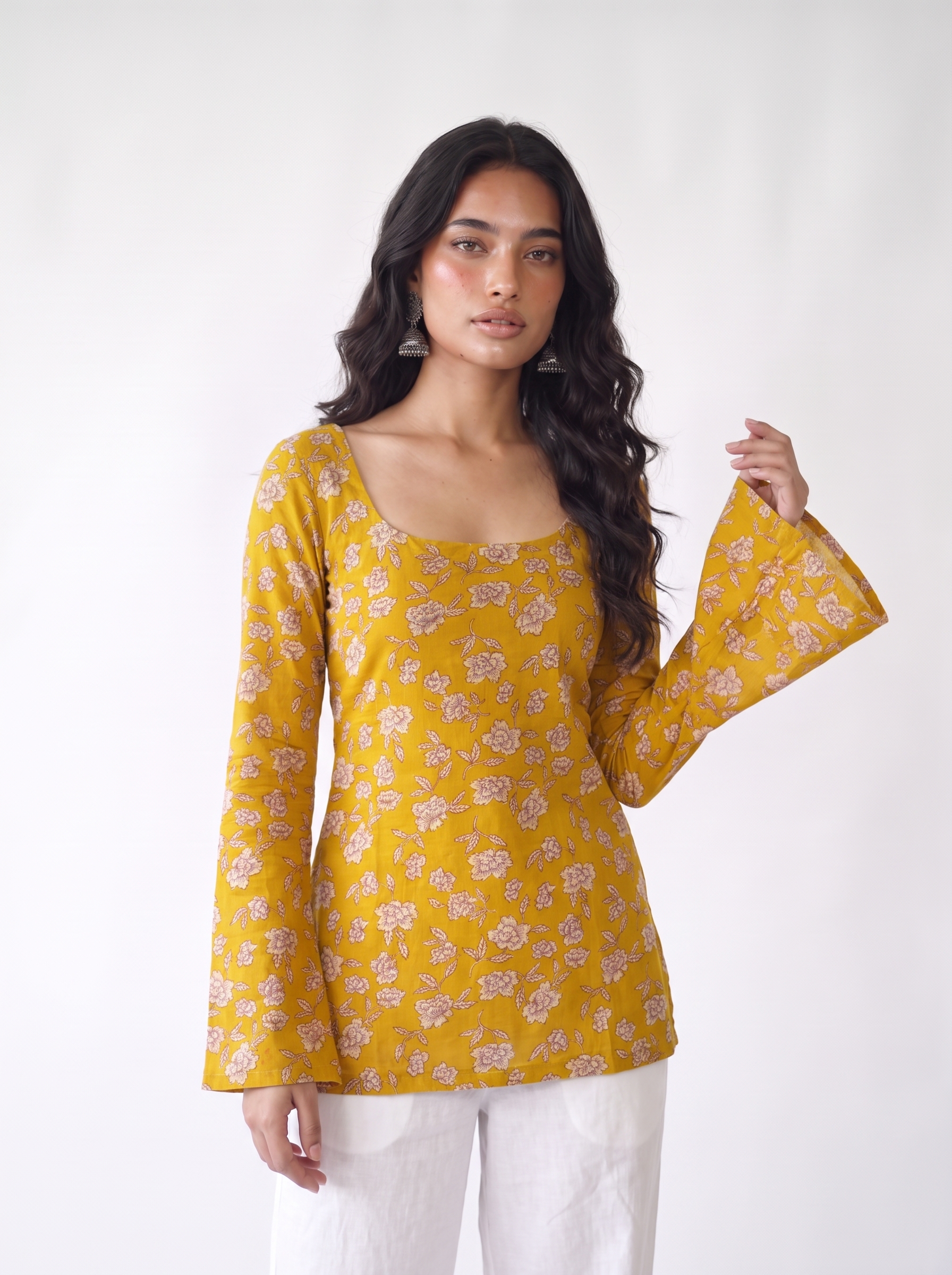 Kaveri Deep Back Bell Sleeved Kurti