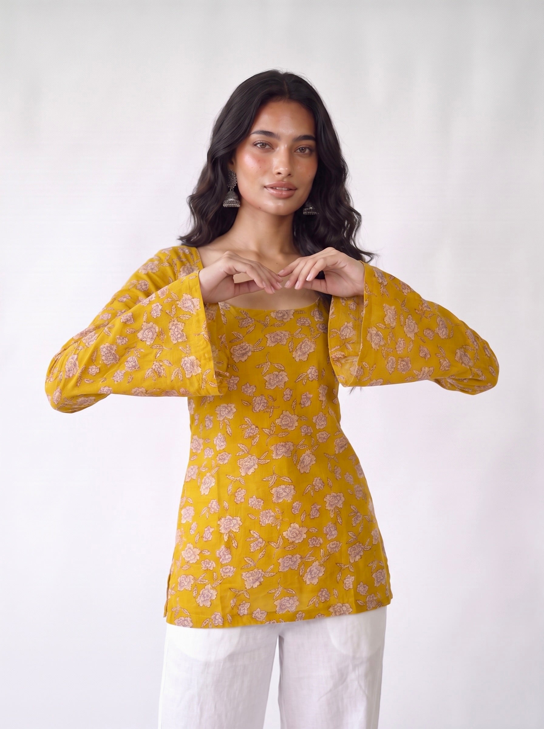 Kaveri Deep Back Bell Sleeved Kurti