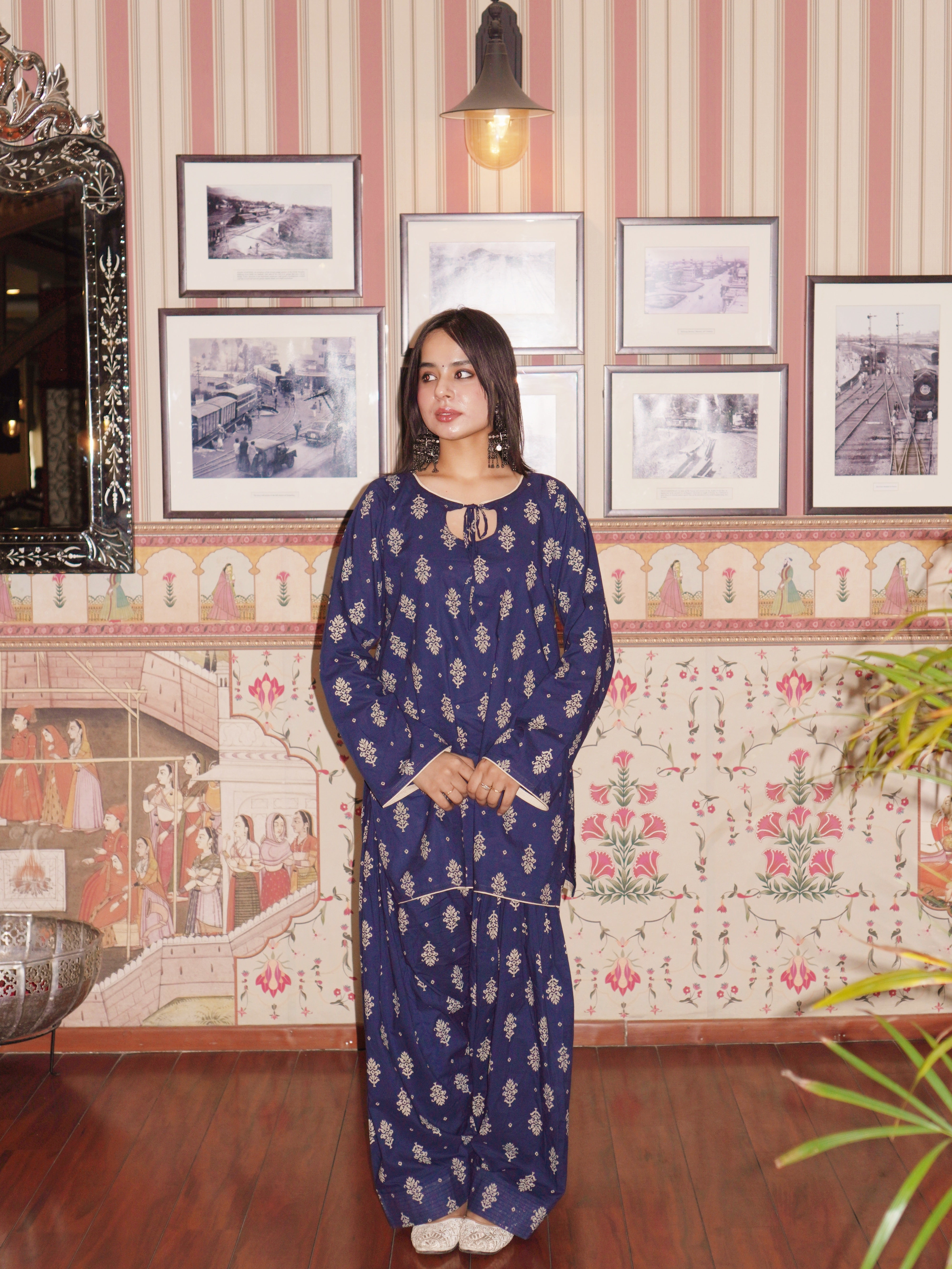 Ruhaani Farshi Set