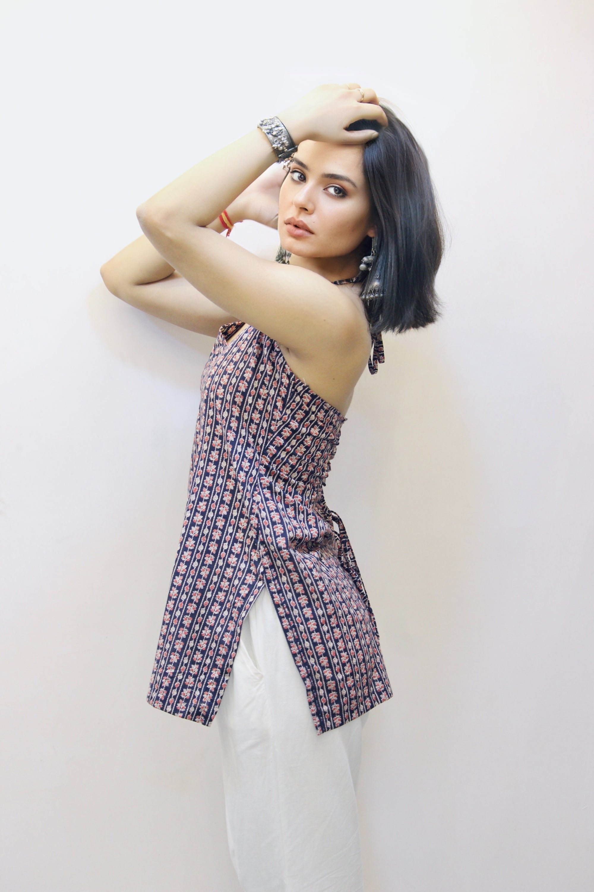 Gulbandh Halter Kurti