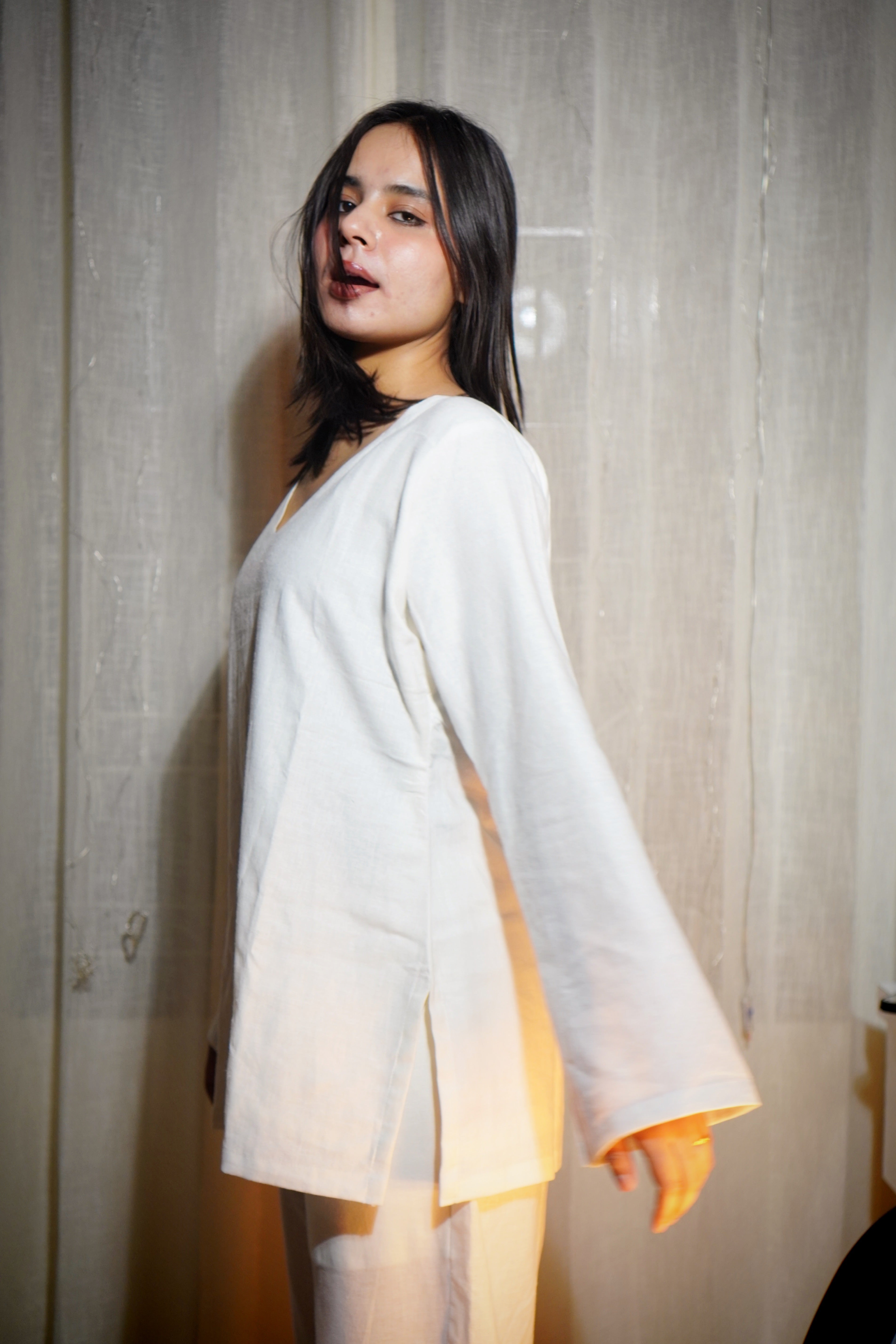 ABIRA OVERSIZE LINEN KURTA