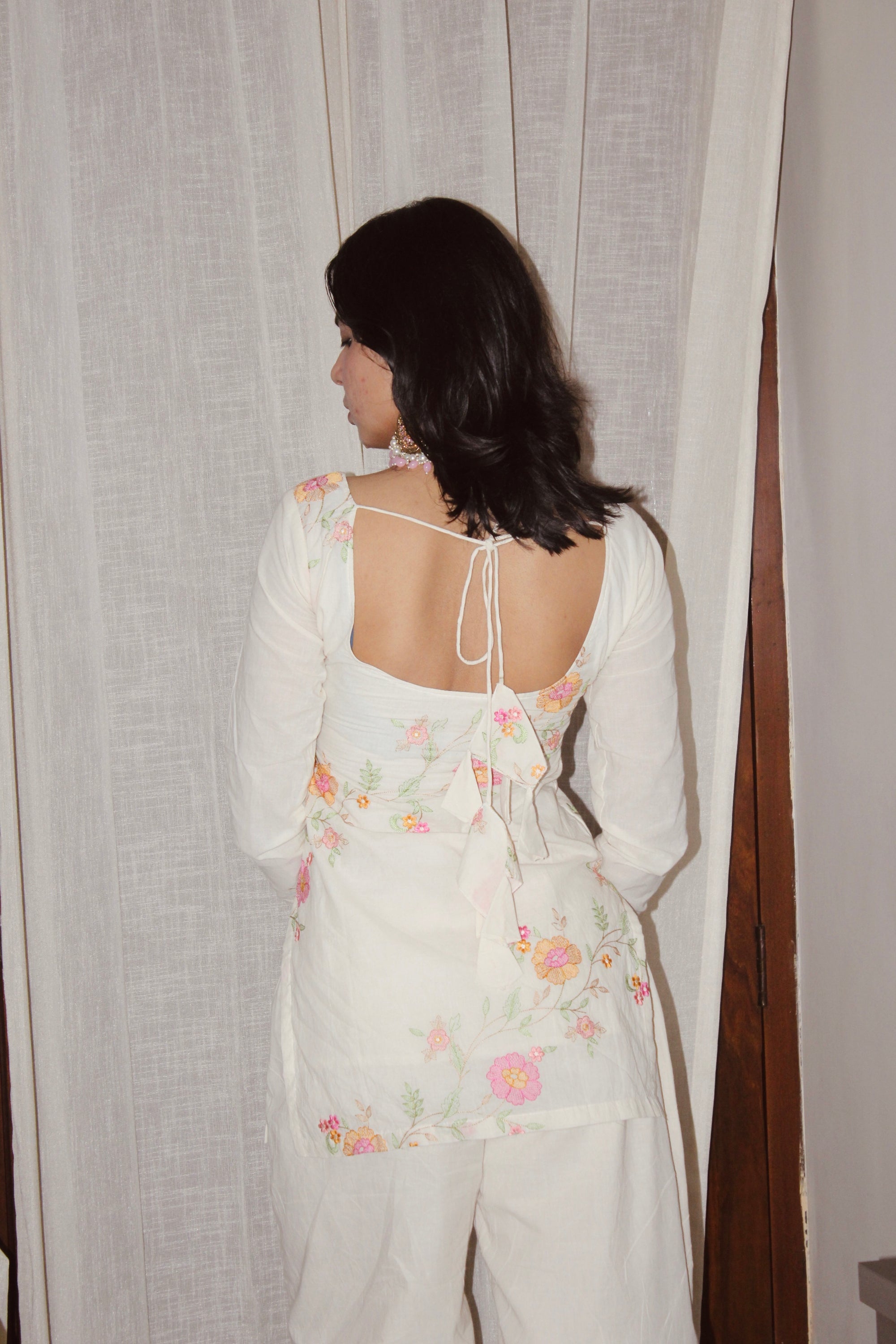 Esha Kurti
