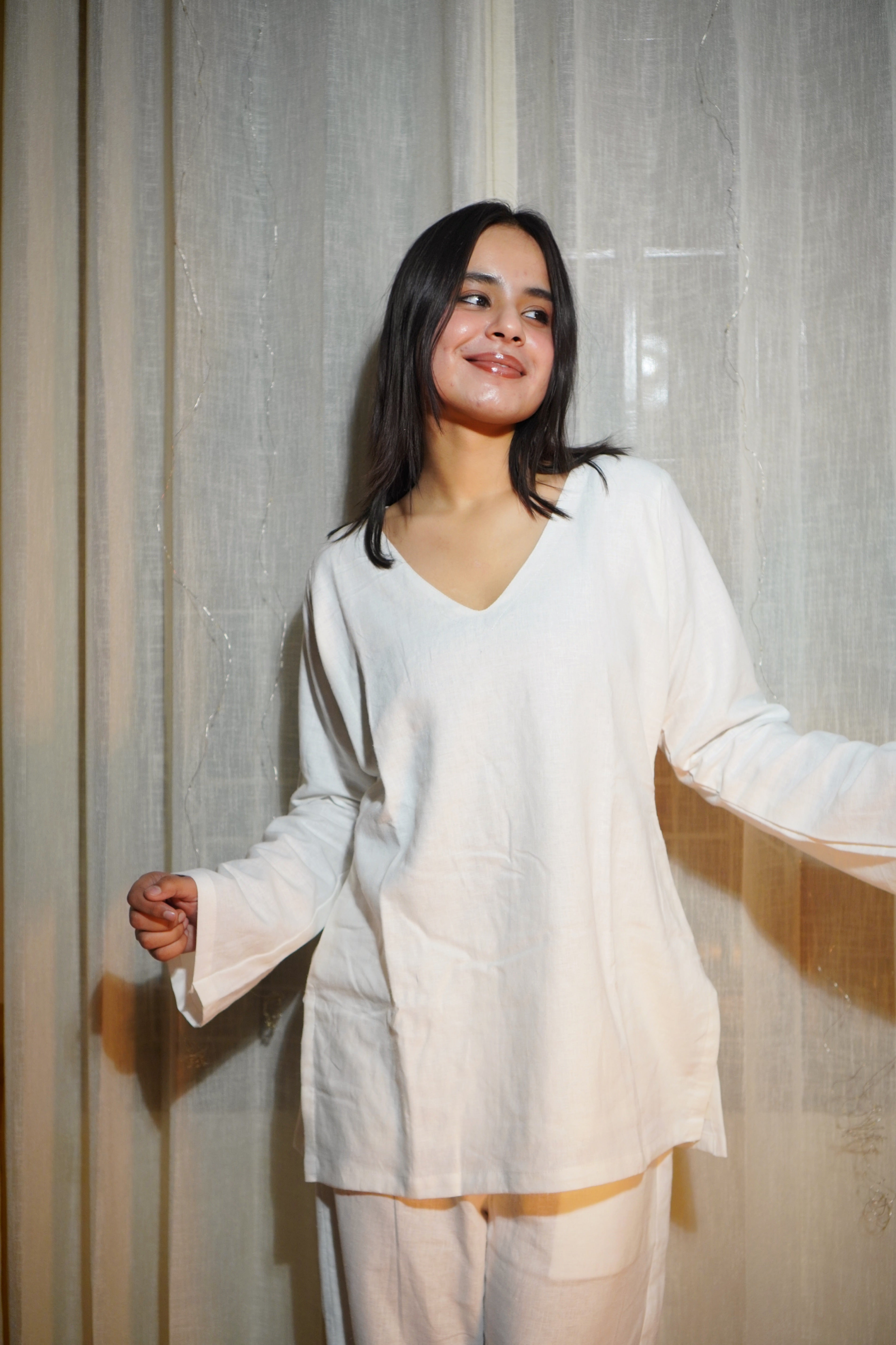 ABIRA OVERSIZE LINEN KURTA