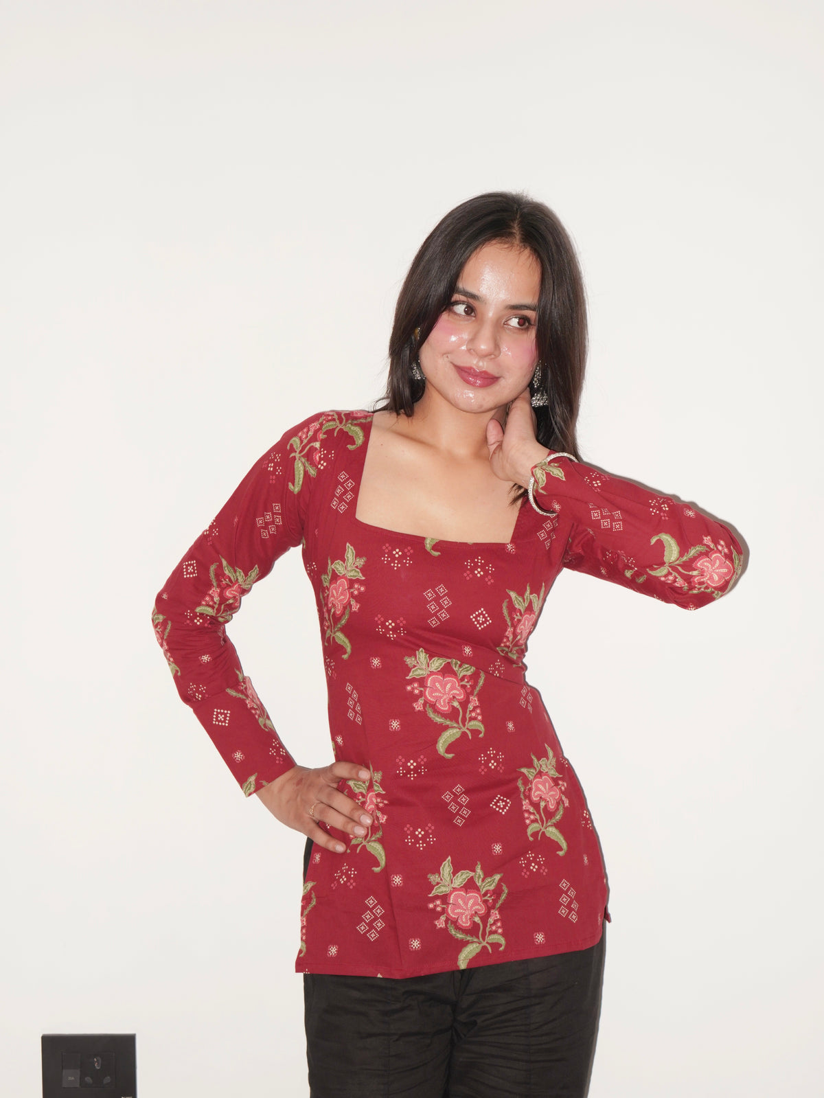 Gulnaar Kurti