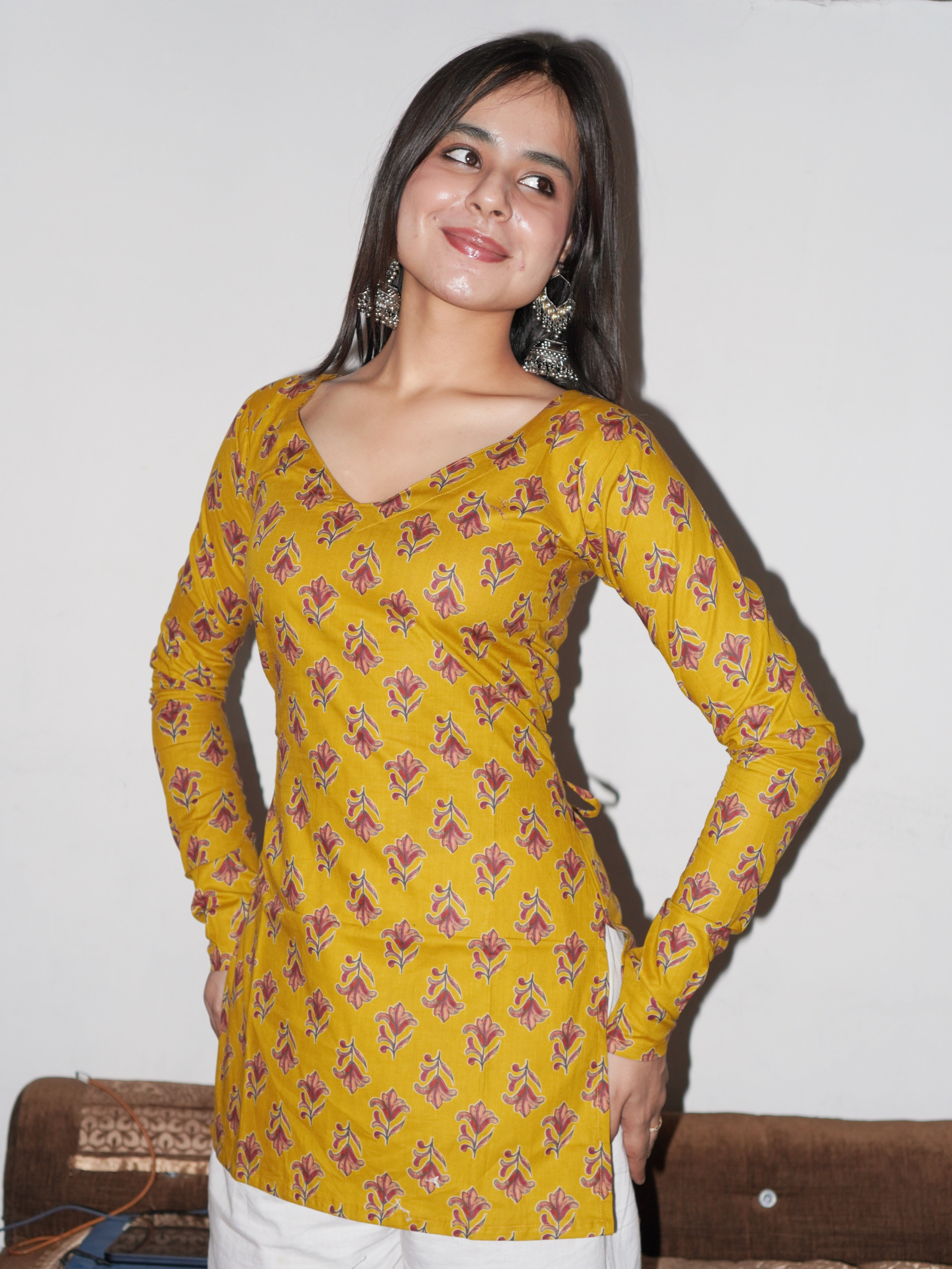 Vira Ful Sleeved Corset Back Kurti