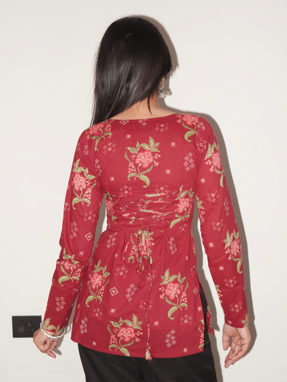 Gulnaar Kurti