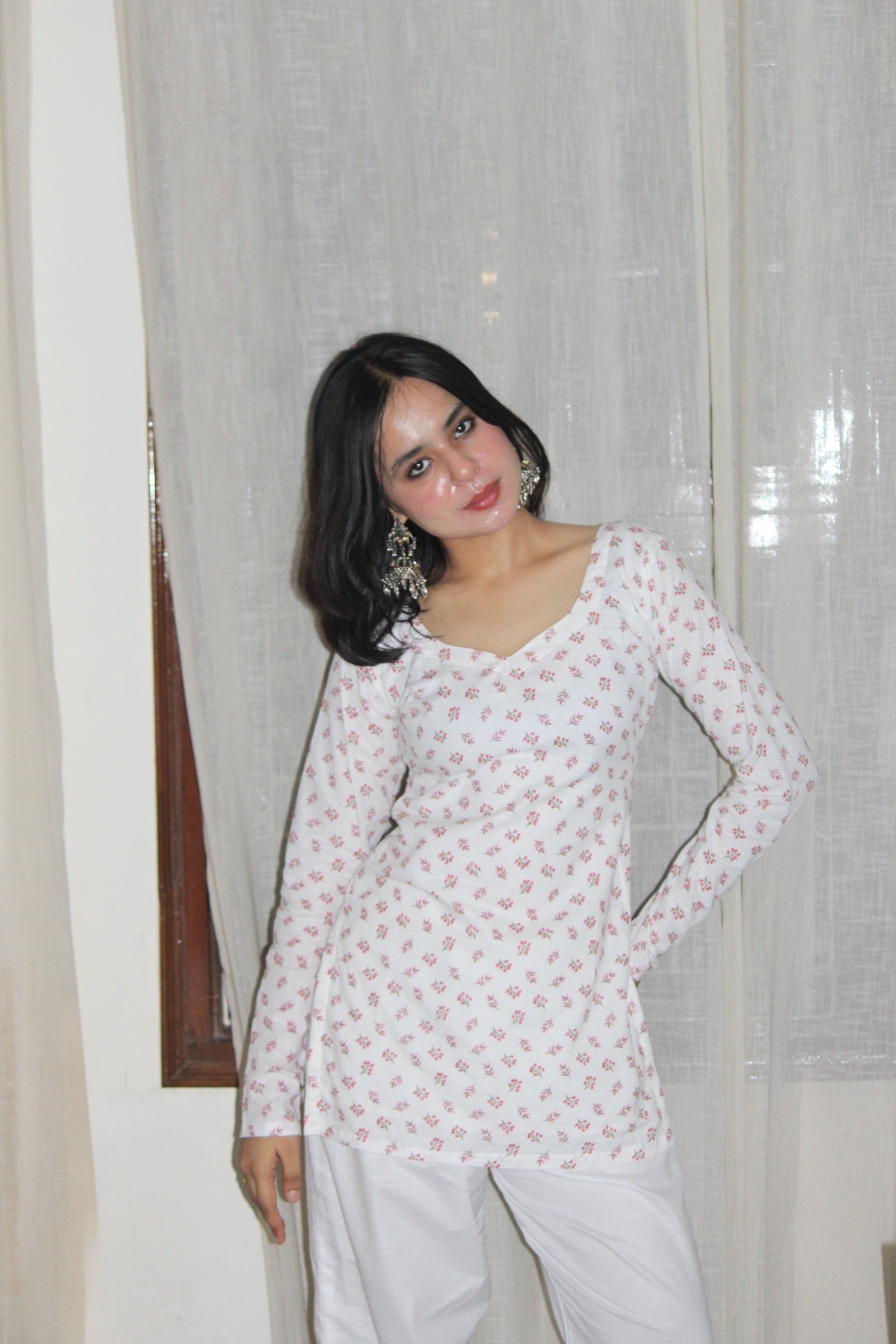PEHAR DEEP BACK KURTI
