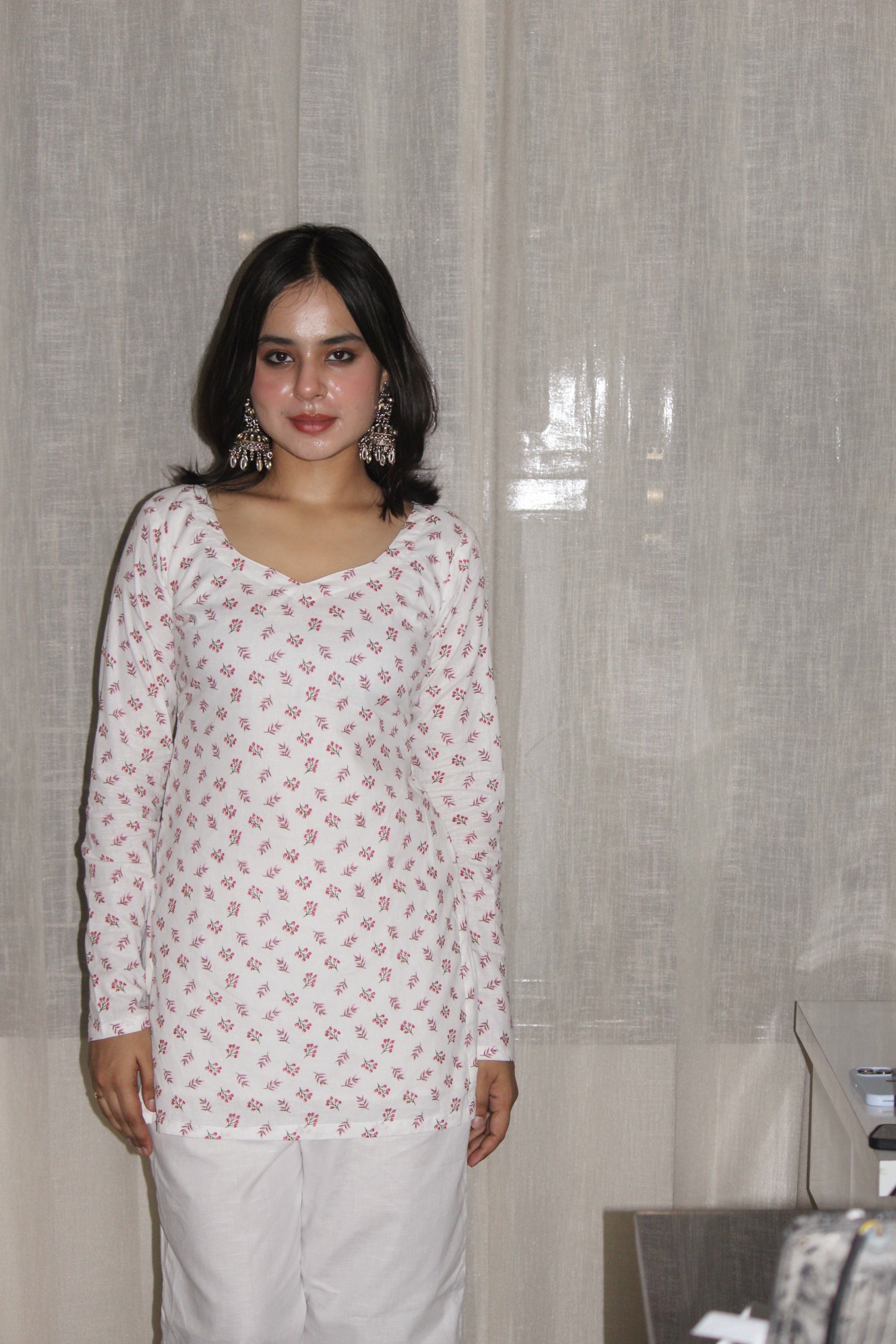 PEHAR DEEP BACK KURTI
