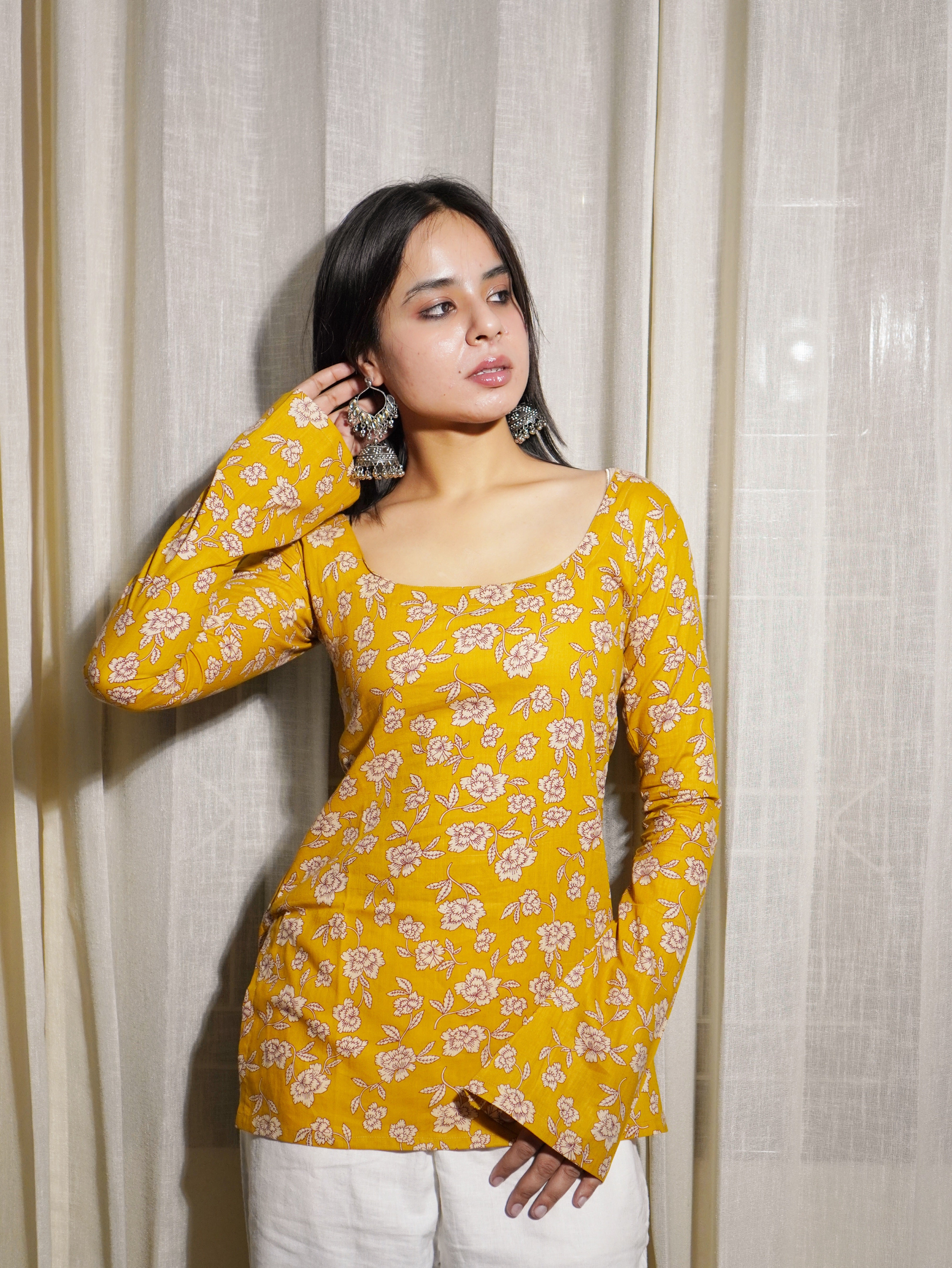 KAVERI DEEP BACK BELL SLEEVED KURTI