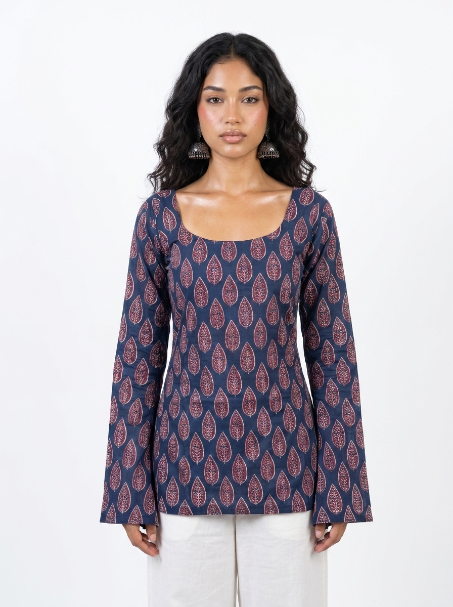 AVIRA DEEP BACK BELL SLEEVED KURTI