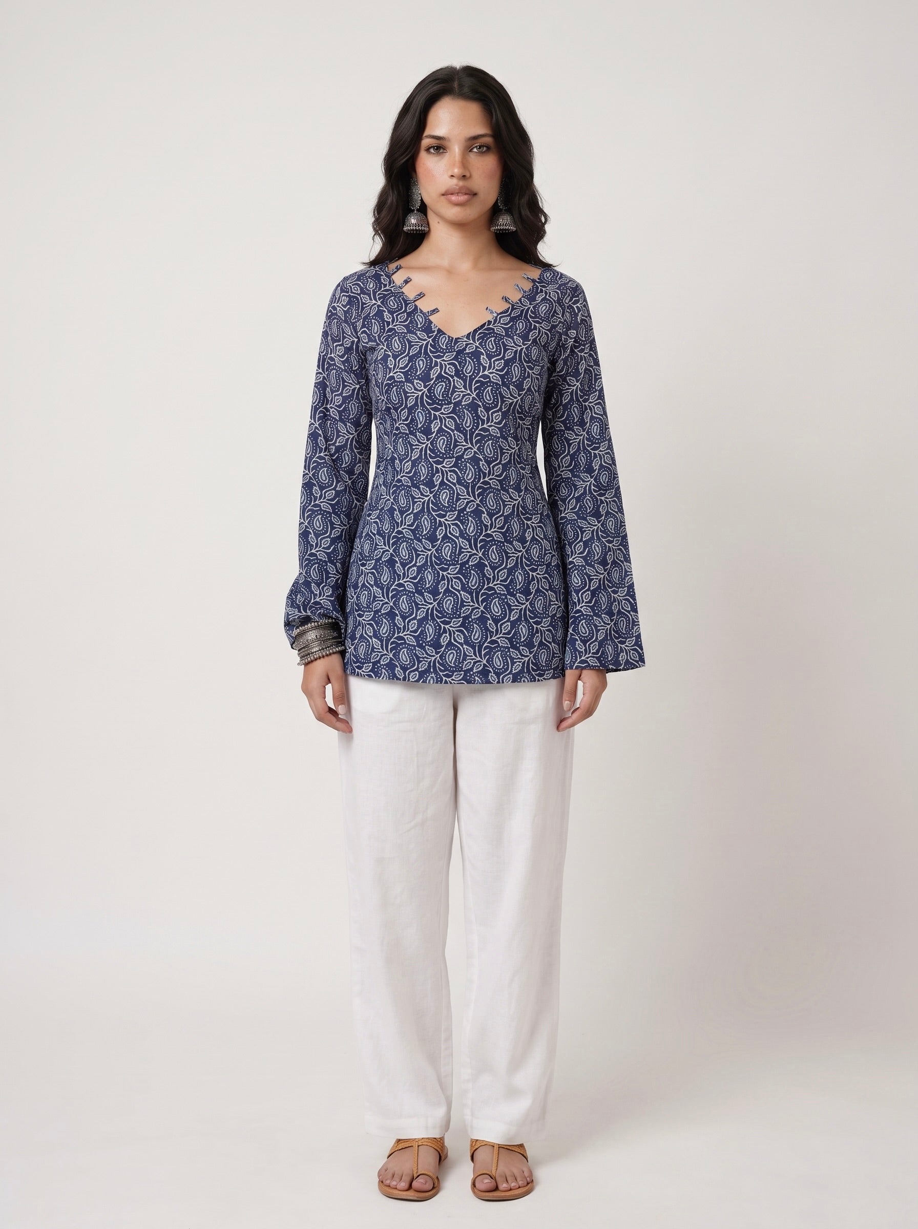 YAKSHI BELL SLEEVED KURTI