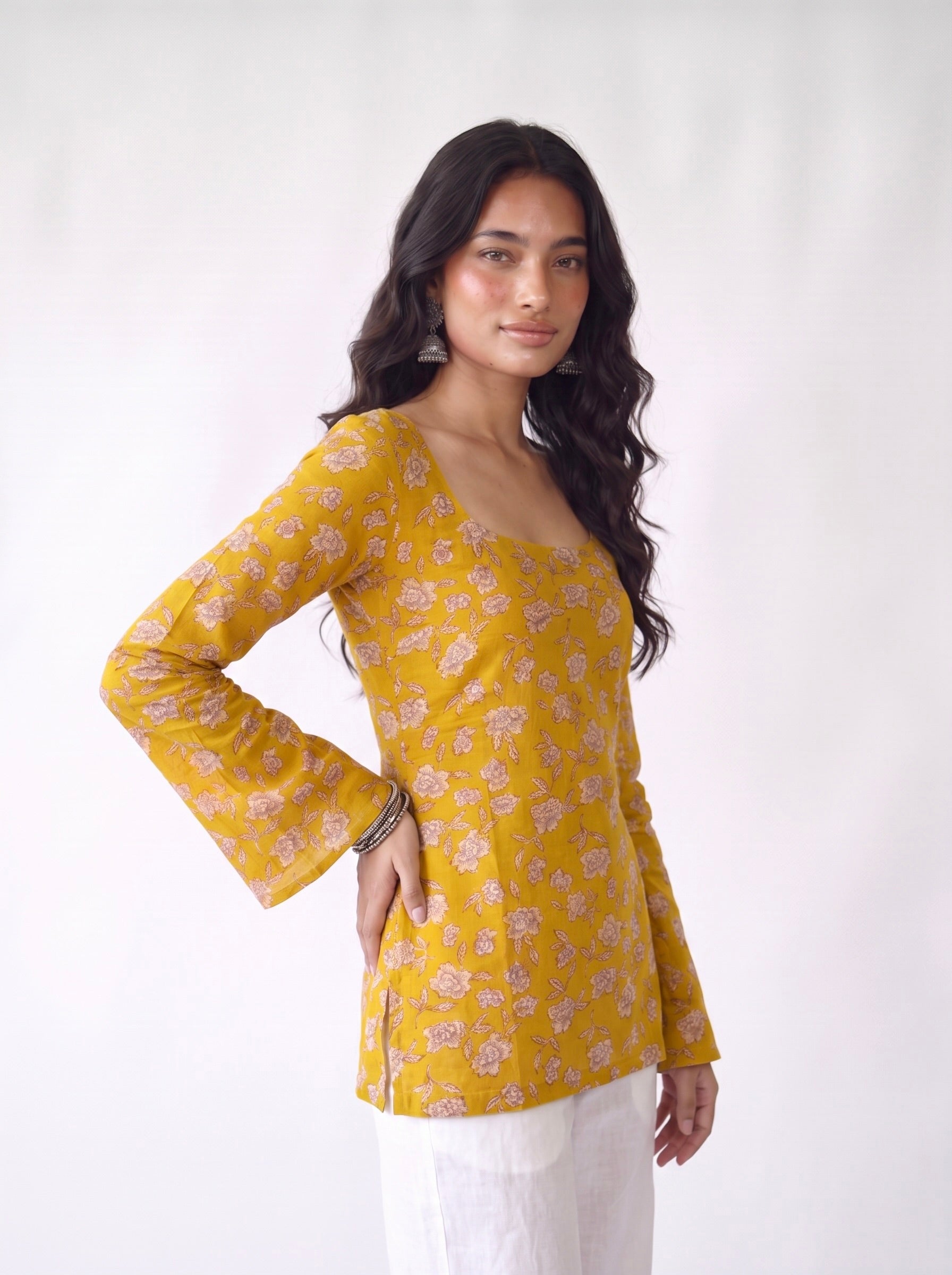 Kaveri Deep Back Bell Sleeved Kurti