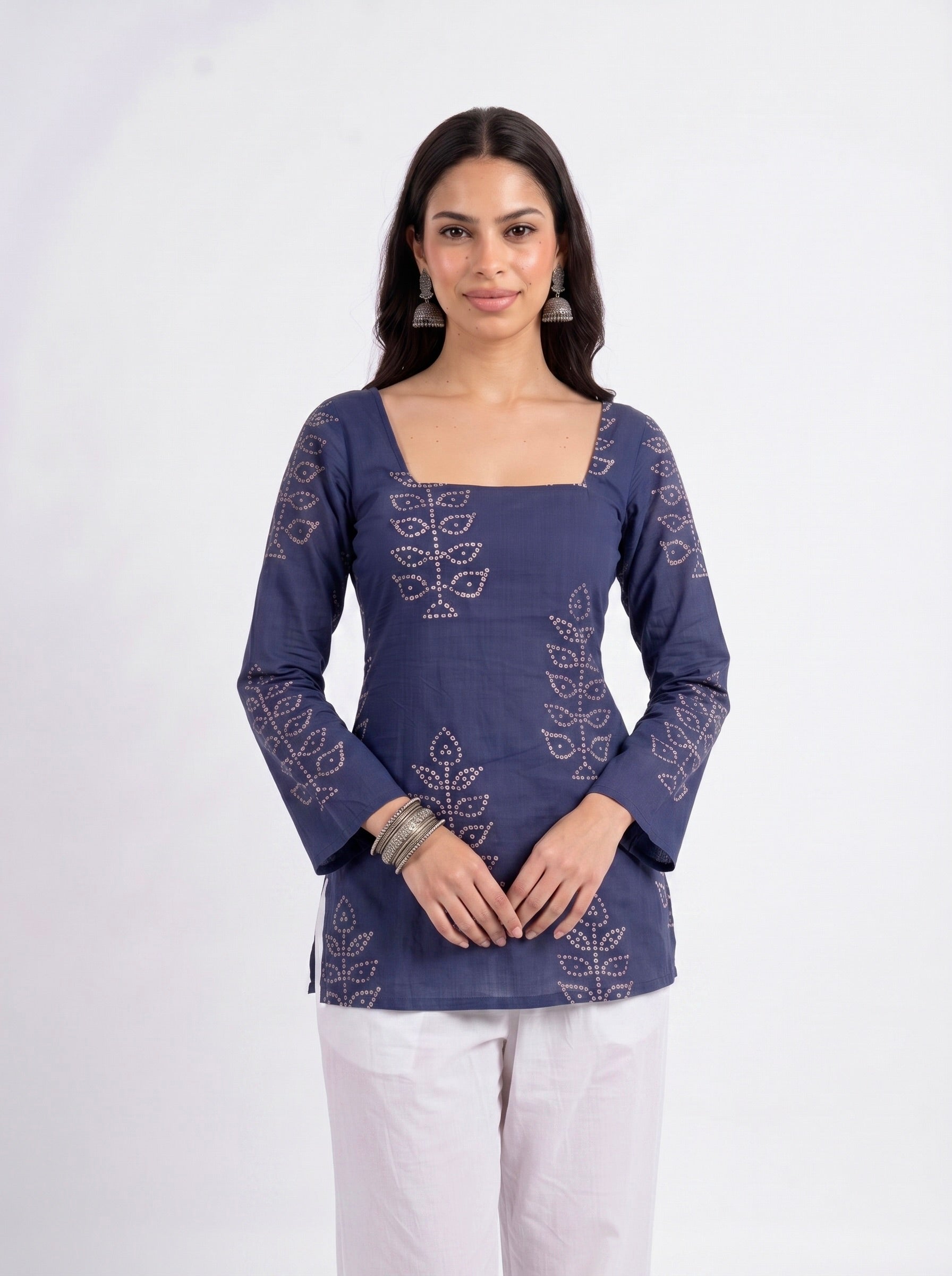 RASHVI BANDHANI DEEP BACK KURTI