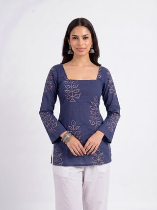 RASHVI BANDHANI DEEP BACK KURTI