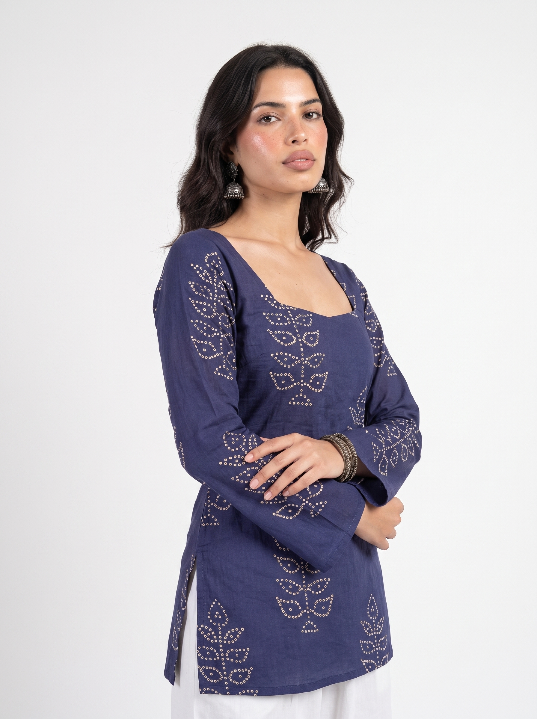 RASHVI BANDHANI DEEP BACK KURTI