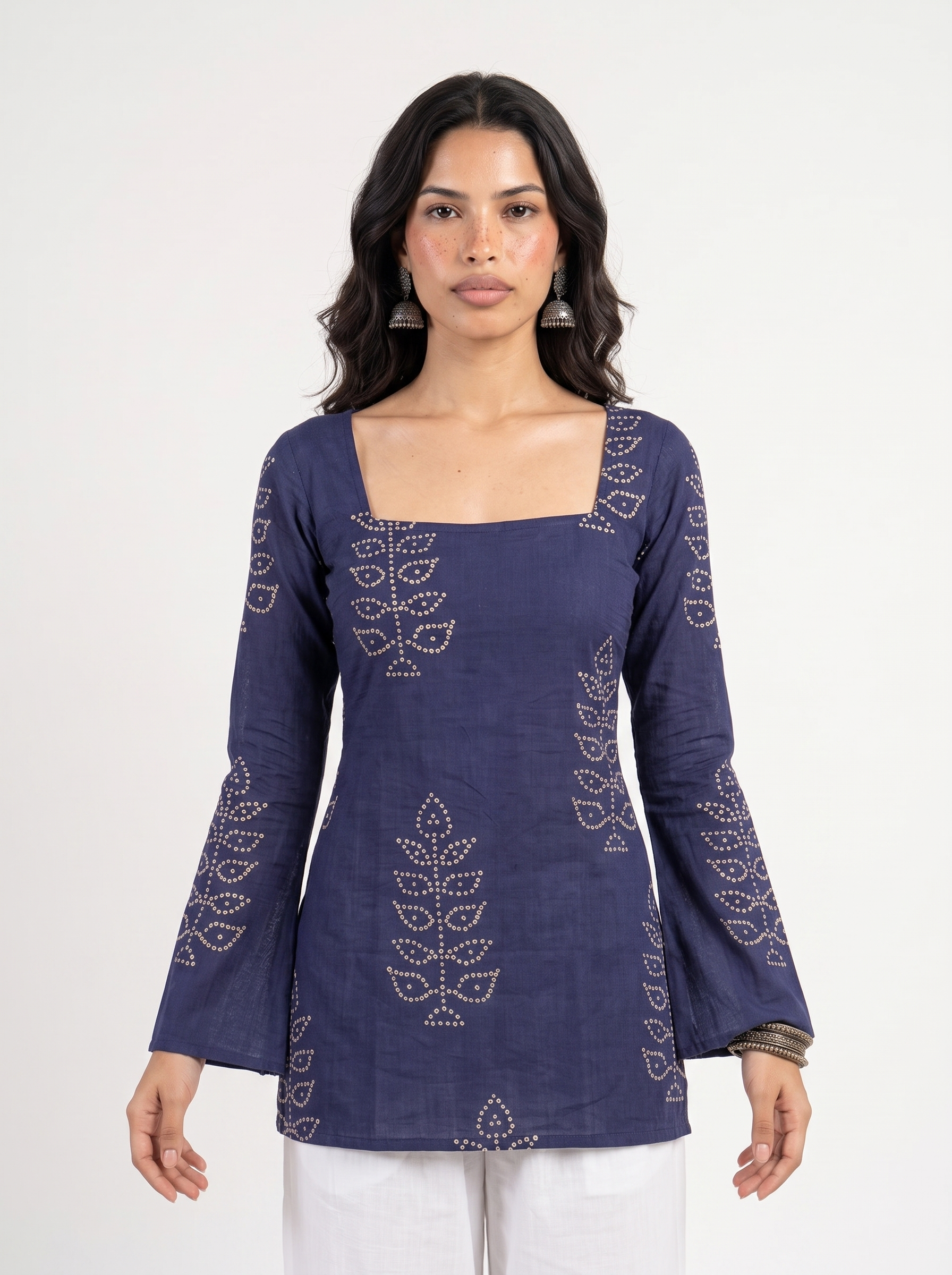 RASHVI BANDHANI DEEP BACK KURTI