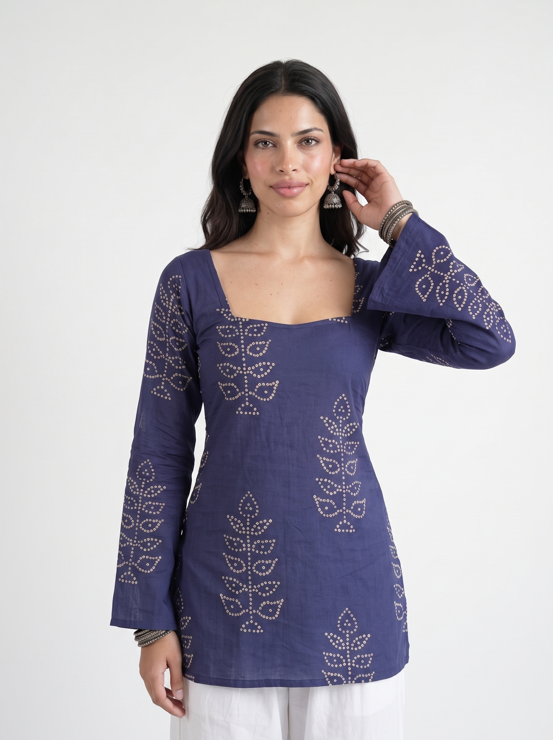 RASHVI BANDHANI DEEP BACK KURTI
